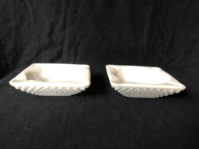 Westmoreland ashtray hobnail square white signed vintage-image