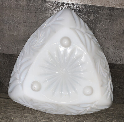 Vintage Westmoreland Starburst Buzz Star Milk Glass Triangular Trinket Dish-image