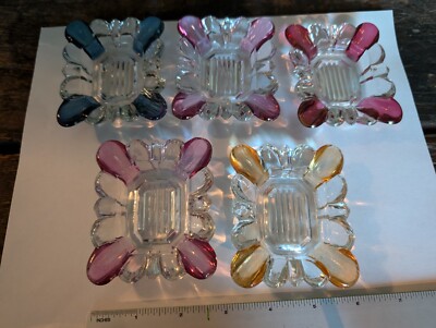 5 pcs of 1960s Westmoreland glass ashtray/trinket dishes-image