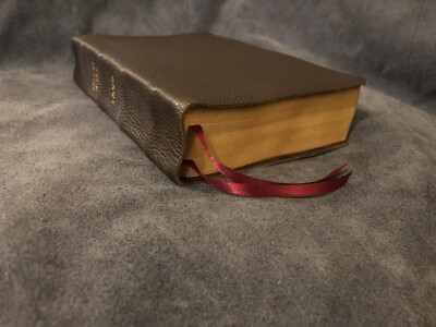 Rare Leather Bound 1599 (vintage text) geneva Bible-image