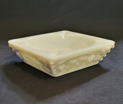 Vtg Westmoreland Paneled Grape Milk Glass Ash Tray 6