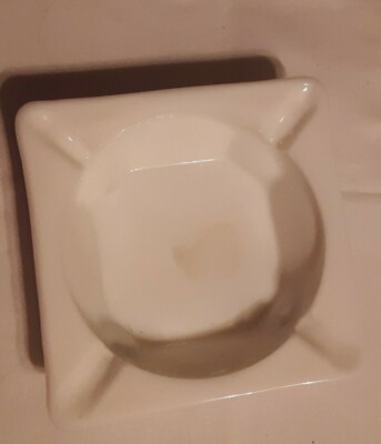 Vtg Westmoreland Milkglass Ash Tray With Grape Pattern-image