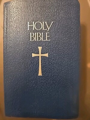 Holy Bible New American Bible Catholic Bible Press  NBK Copyright 1987. Vintage-image