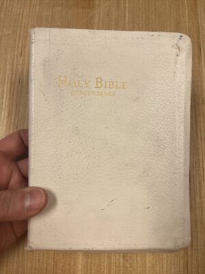 Holy Bible Revised Standard Version, Genuine Leather, White 1962 *CLEAN TEXT-image