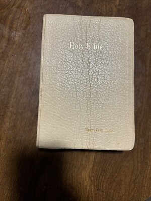 VTG The Holy Bible NKJV Thomas Nelson 1982 Christ In Red Leather Cover Red small-image
