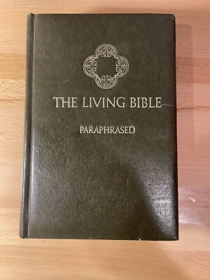 Vintage  The Living Bible TYNDALE Paraphrased Green Padded Cover Pre Owned-image