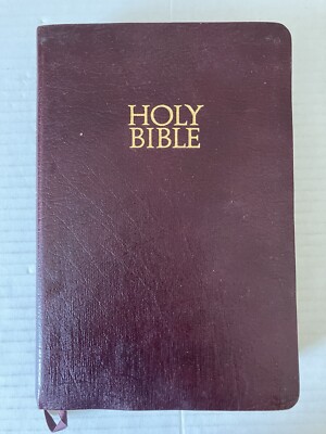 Holy Bible KJV Red Letter Edition Referenced Giant Print Leather Bound Gold Edge-image
