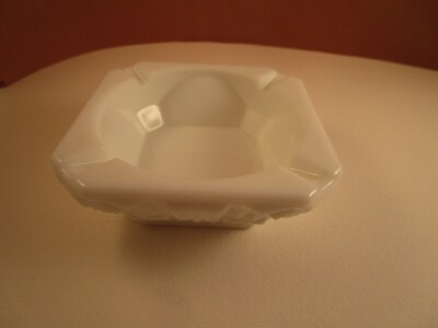 Vintage Westmoreland Milk Glass Old Quilt Square Ashtray-image