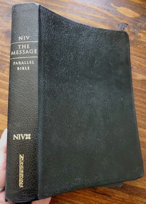 The Message Parallel Bible NIV Black Bonded Leather Zondervan-image