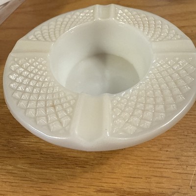 Milk Glass Westmoreland Straw Skimmer Top Hat Ashtray Vintage - Hobnail Design-image