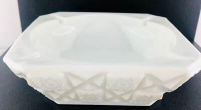 Westmoreland Old Quilt White Milk Glass Medium Ash Receiver Ashtray-image