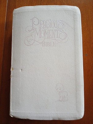 NKJV Precious Moments Holy Bible 1990 Ed by Nelson 271V White Faux Leather B48-image