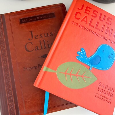 NWT Set of 2 Daily Devotional Books Jesus Calling-image