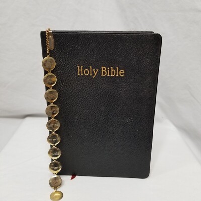 Vintage 1960 National Holy Bible A.J. Holman Co Boxed & Vtg 10 Commandment Chain-image