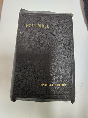 1929 Holy Bible Standard Edition  Embossed Name Pictures Maps Reading Guide-image