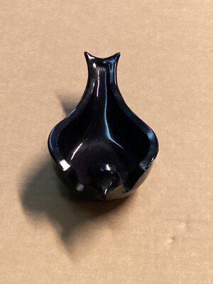 Vintage Westmoreland Glass Black Bird Shaped Ashtray-image
