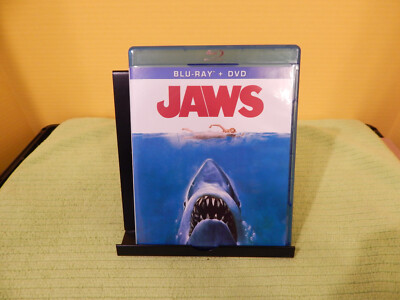 4 Blu-Rays: Godzilla+3D, Predators, Dawn of the Planet of the Apes+3D, Jaws+DVD-image