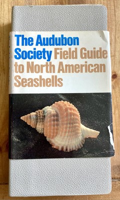 AUDUBON SOCIETY TO NORTH AMERICAN SEASHELLS 1981 *FIRDT PRINTING* LEATHER BOOK-image