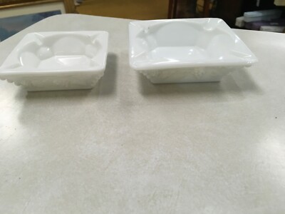 Vintage Westmoreland ashtray milk glass grape and leave set of 2-image
