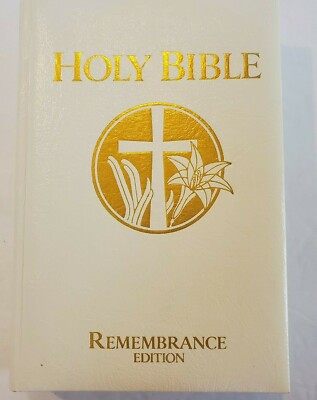 Holy Bible Remembrance Edition King James KJV Self Pronouncing RED Letter 1970-image