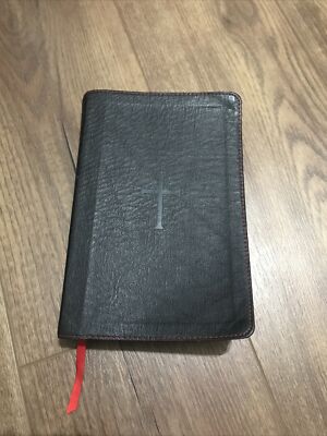 CSB Ultrathin Holy Bible Black Leather/Red Trim Christian Standard Bible Holman-image