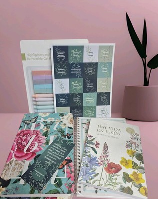 Biblia Reina Valera 1960 letra grande. Tapa Dura, Tela verde con flores,-image