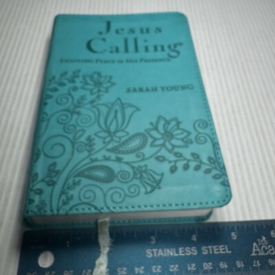 Jesus Calling Enjoying Peace in His Presence by Sarah Young Teal Leatherbound 04-image