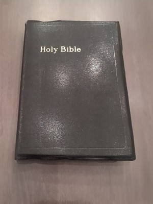 Holy Bible Pronouncing Edition World Publishers KJV-image