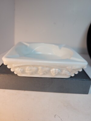Westmoreland Milk Glass Grape Pattern Ashtray Perfect 5