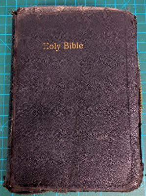 Vintage HOLY BIBLE OLD NEW TESTAMENTS TRANSLATED OUT OF THE ORIGINAL TONGUES-image