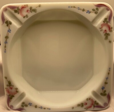 Vintage Westmoreland White Milk Glass Ashtray Floral Pattern 6.5 x 6.5 x 1.5-image
