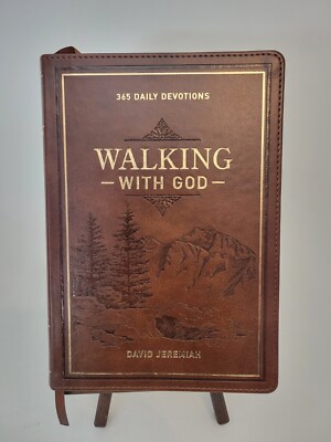 Devotional Walking with God Large Print by David Jeremiah (2021, Leather) Book-image