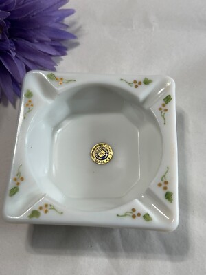 Vintage Westmoreland Milk Glass Ashtray/Dish With Grape & Vine Design-image