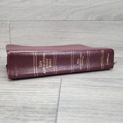 Life Application Study Bible NIV Burgandy Bonded Leather 1997 Zondervan Vintage-image