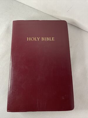 Holy Bible NKJV Giant Print Center Column Reference Edition Nelson Red Letter-image