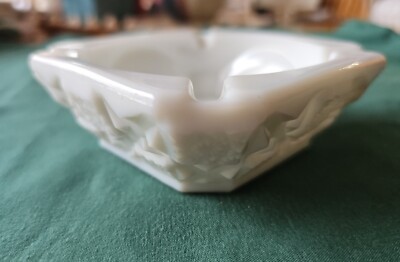 Vintage Westmoreland Glass Milk Glass Ashtray Old Quilt Pattern Milkglass-image