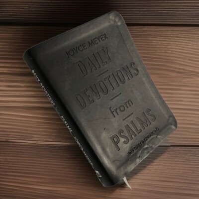 Joyce Meyer Daily Devotions from Psalms: 365 Daily Inspirations Leather Bound-image