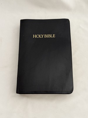 Vintage 1990 Thomas Nelson Holy Bible New Revised Standard Version-image