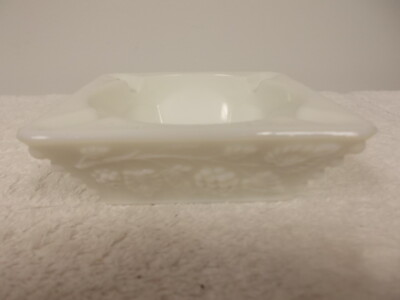 Vintage Westmoreland White Milk Glass Grapevine Square Ashtray-image