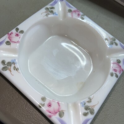 VTG WESTMORELAND MILK GLASS GRAPE & VINE Painted ASHTRAY-image