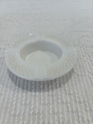 Vintage Westmoreland Ashtray White Milk Glass Diamond Cut Pattern 4 Slot 4.25 in-image