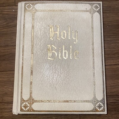 Holy Bible Guiding Light Edition 1965 KJV White/Gold Leather Cover 11”x 9”-image
