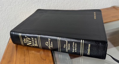 NIV Study Bible Black Genuine Leather INDEXED 10th Anniversary 1995-image