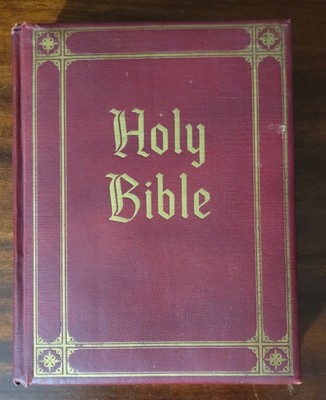 Vintage 1960's Family Bible Guiding Light Edition. Size: 11x9x2 Color: Red-image