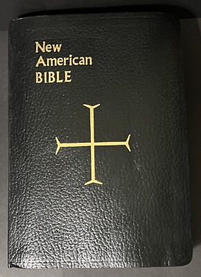 1992 Holy Bible Saint Joseph Edition of The New American Bible Large Print Type-image