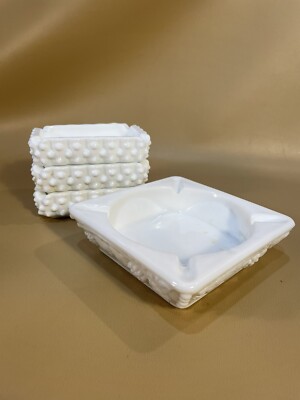 Vintage Lot Of 4 Westmoreland White Milk Glass Hob Nail Ash Trays-image