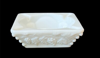 VINTAGE WESTMORELAND GRAPES MILK GLASS SQUARE ASHTRAY-image