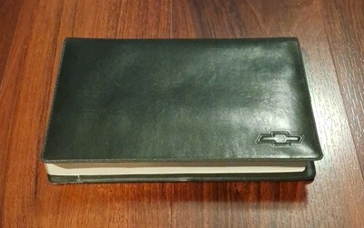 1999 Chevrolet C/K FULL-SIZE Pickup Manual w/Original Faux Leather Holder EUC-image