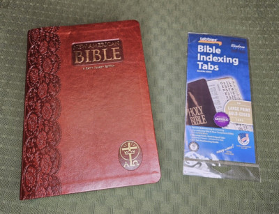 St Joseph Catholic NEW AMERICAN BIBLE - GIANT PRINT, Easy Tabs, Floral Embossing-image