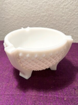 VINTAGE WESTMORELAND? ROUND HOBNAIL FOOTED WHITE MILK GLASS ASHTRAY SALSA DISH-image